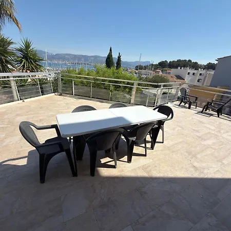 Casa de Férias L'evasion Mediterraneenne Sea View And Air Conditioning Saint-Mandrier-sur-Mer